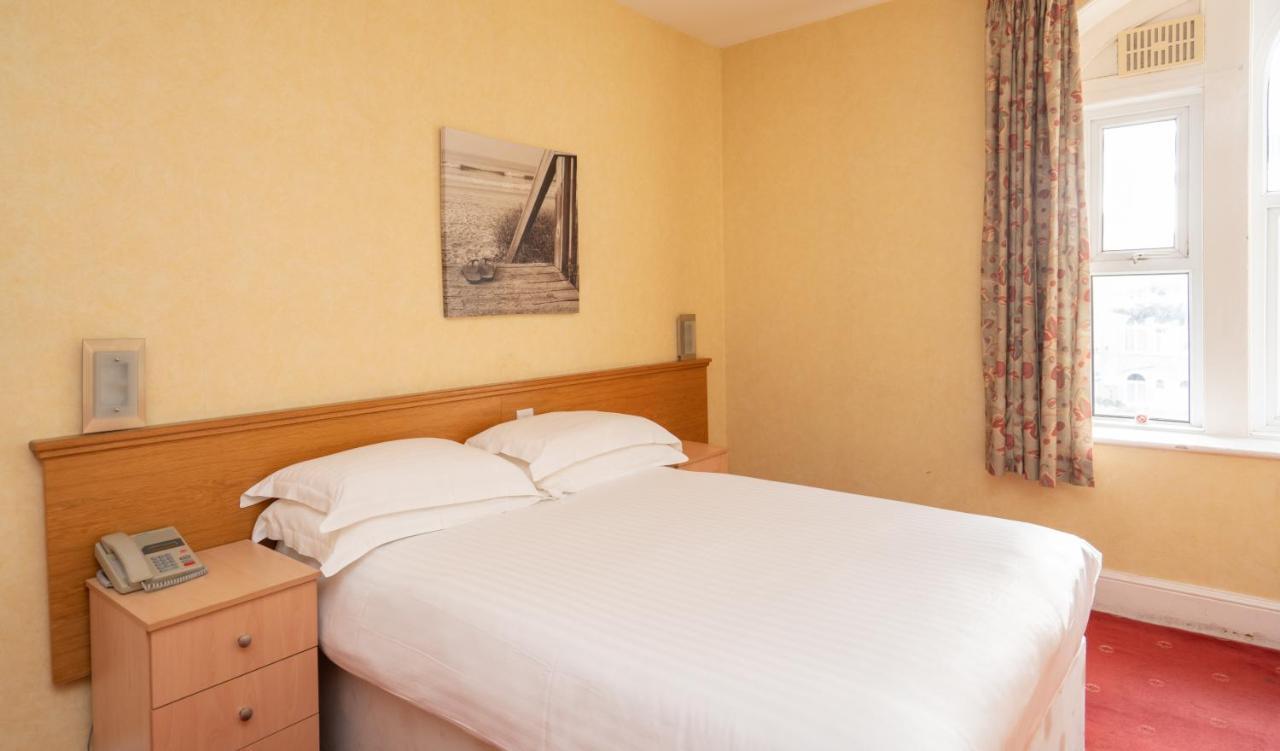 Lauriston Hotel Уестън сюпър Меър Екстериор снимка